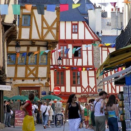 Stop 100M Du Port-Parking Gratuit A 5Mn Vannes Exterior foto
